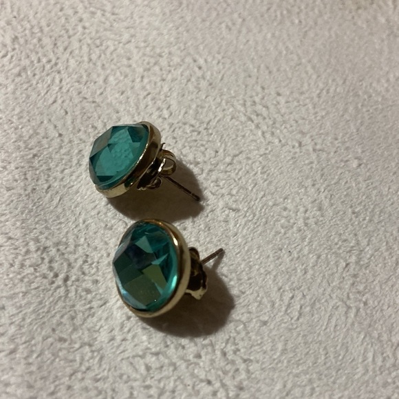 Jewelry - Blue earrings on gold
